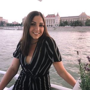 Meet your Posher, Nina